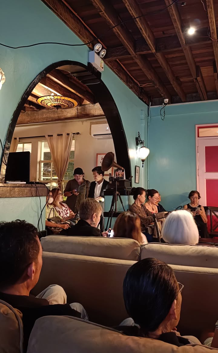 A night of poetry, conversations, and the promise of beginnings photo