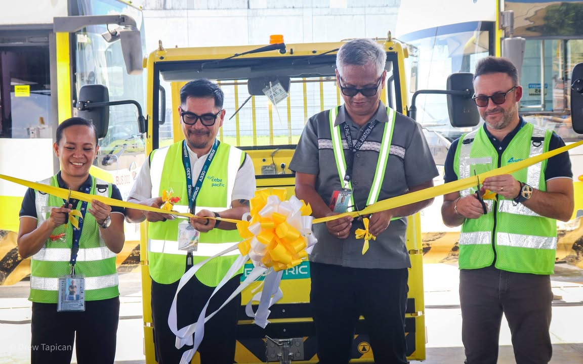 Cebu Pacific adds more ground equipment in Davao Airport photo