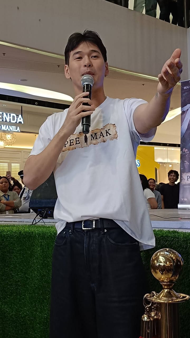 Wilbert Ross is here at the SM Seaside City Cebu for the Pee Mak mall show and… photo