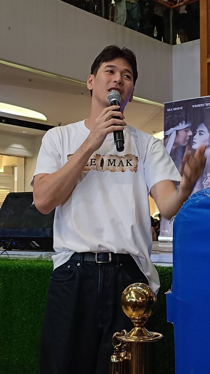 Wilbert Ross is here at the SM Seaside City Cebu for the Pee Mak mall show and… photo